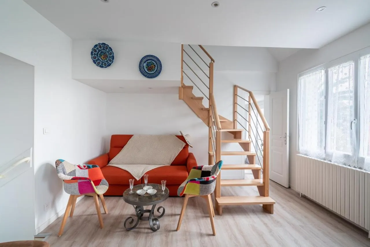 Jolie Maison Pour 6 Personnes Au 勒古拉威尼克 度假居